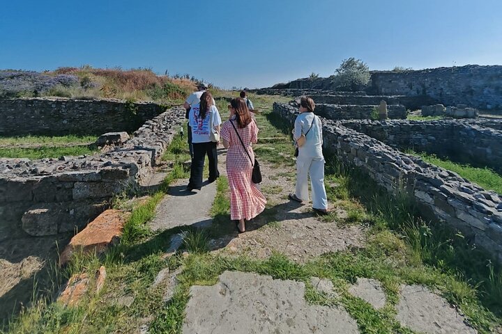 Golden Hour Guided Tour: Histria Citadel & Local Wine Tasting