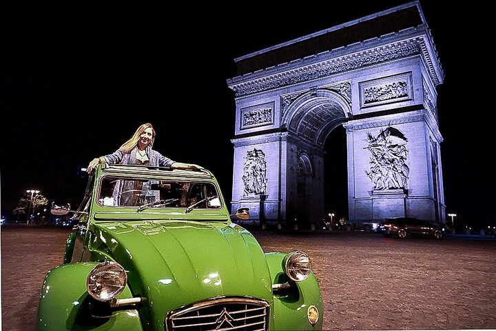 Discover Paris in Style Aboard a Classic French Vintage Car!