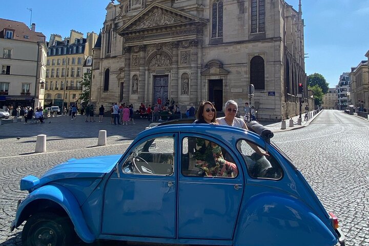 Discover Paris in Style Aboard a Classic French Vintage Car!