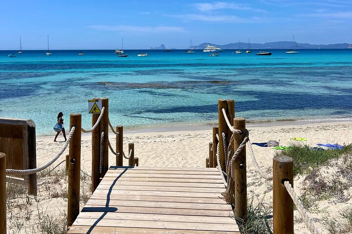 Formentera 4X4 Tour of Secret Corners in Land Rover Defender