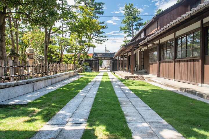Toyama Customized Private Tour in 1 Day with Licensed Guide