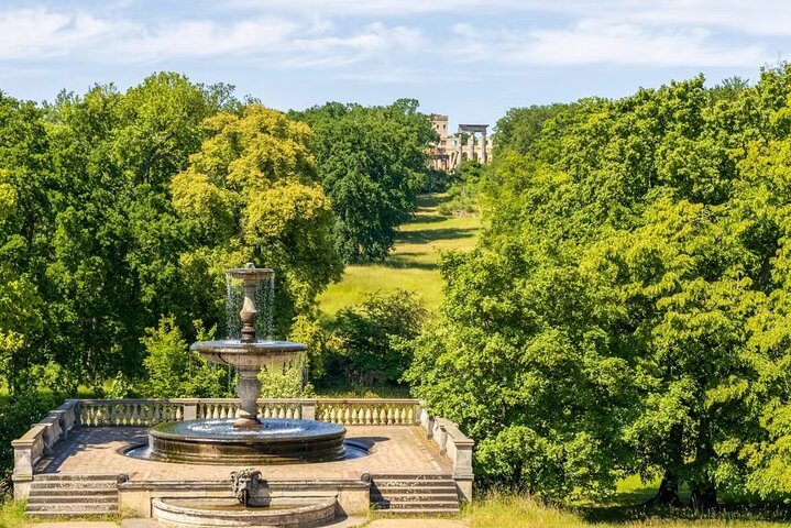 Potsdam Walking Tour with Palace Entry