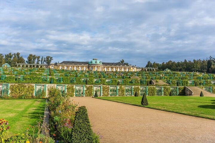 Potsdam Walking Tour with Palace Entry
