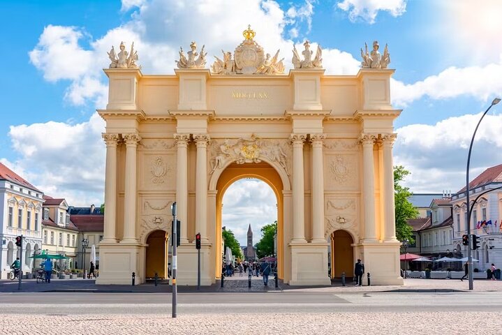 Potsdam Walking Tour with Palace Entry