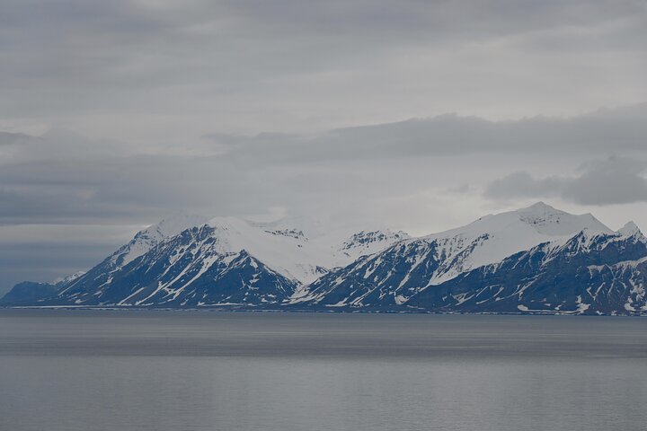 From Longyearbyen photo tour: Mysterious Barentsburg