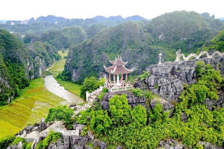 Ninh Binh Day Tour from Hanoi with Boat and Bike