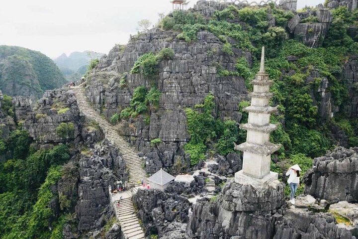 Ninh Binh Day Tour from Hanoi with Boat and Bike