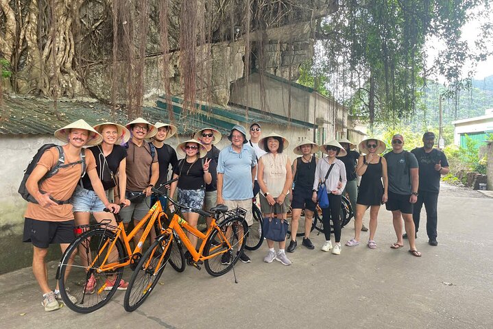 Ninh Binh Day Tour from Hanoi with Boat and Bike