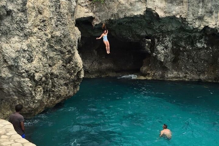 Negril: MORNING Catamaran Cruise Caves Swimming Reef Snorkeling