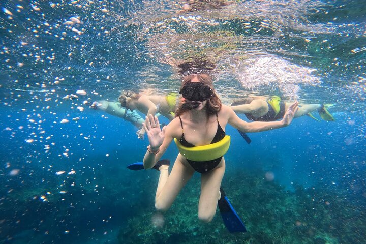 Half Day Snorkel from Providenciales with Visit to Half Moon Bay