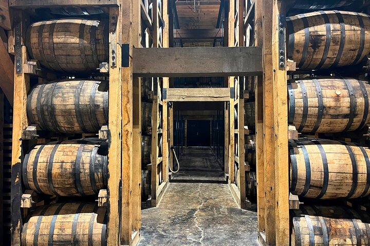Nashville to Jack Daniel's Distillery Bus Tour + Whiskey Tastings