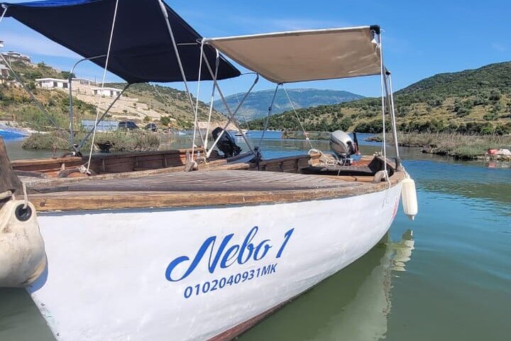Ksamil: Mussel Sailing Tour with Food and Drink in Albania