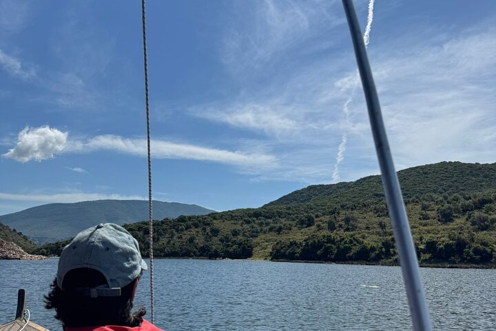 Ksamil: Mussel Sailing Tour with Food and Drink in Albania