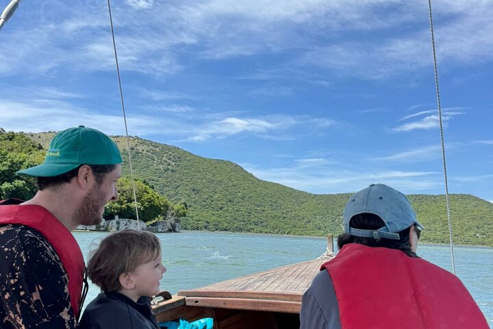 Ksamil: Mussel Sailing Tour with Food and Drink in Albania