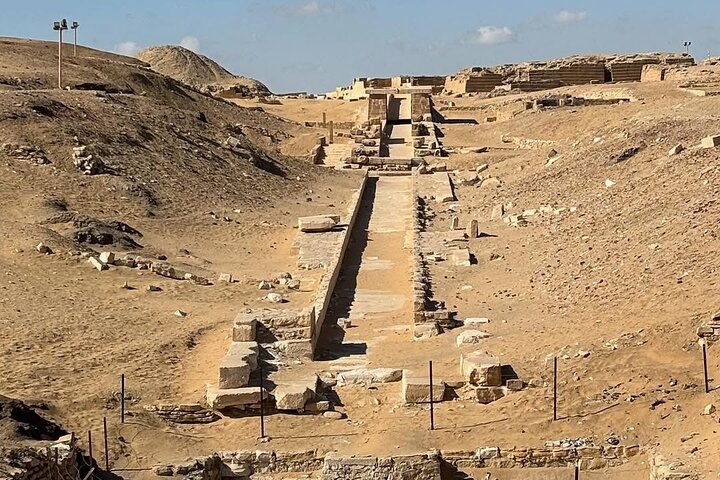 Saqqara , Memphis and Dahsur Day Tour