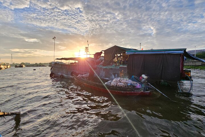 CAN THO: Floating Market & Mekong’s Legacy (About 6 Pax)