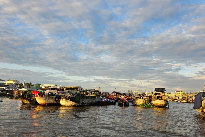 CAN THO: Floating Market & Mekong’s Legacy (About 6 Pax)
