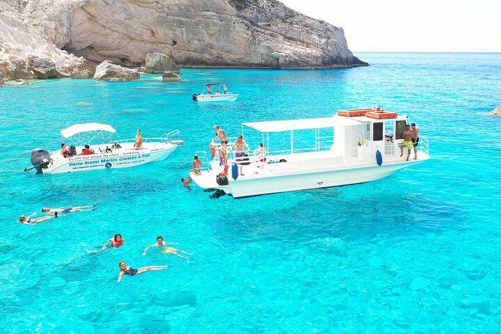 Zakynthos Shipwreck Beach Tour with Boat and Bus Transfer