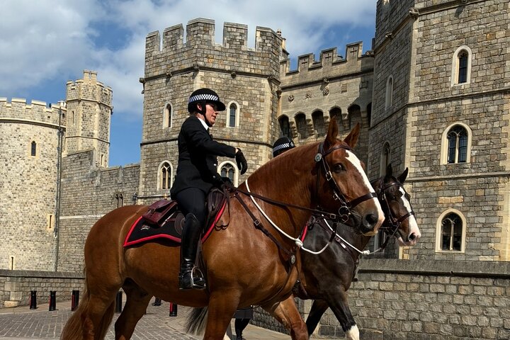 Private Walking Tour with Accredited Expert Guide Windsor Castle