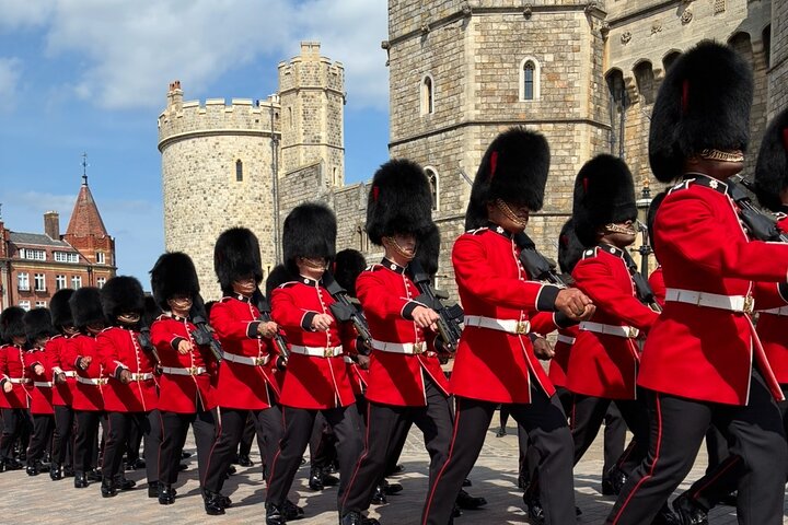 Private Walking Tour with Accredited Expert Guide Windsor Castle