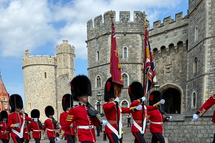 Private Walking Tour with Accredited Expert Guide Windsor Castle