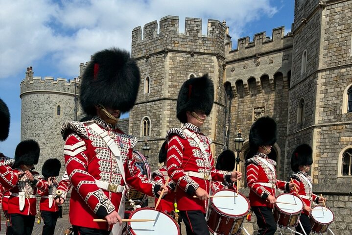 Private Walking Tour with Accredited Expert Guide Windsor Castle