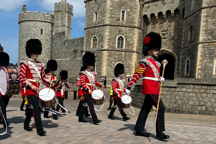Private Walking Tour with Accredited Expert Guide Windsor Castle