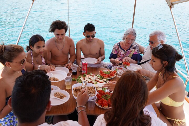 8 Hours Cinque Terre with Lunch on Boat in Spezia