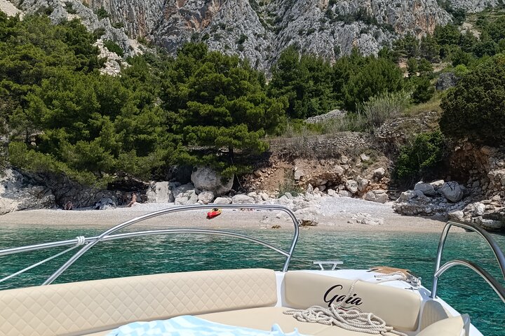Private Boat Tour To Pakleni Islands and Red Rocks