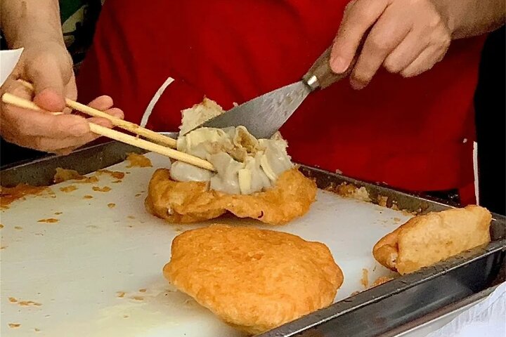 Wuhan Private Authentic Local Food Tour in Central City