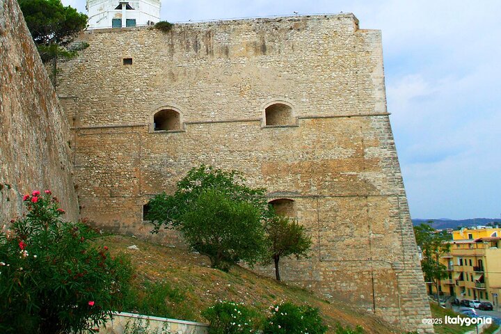 Unveiling VIESTE’s treasures: private tour, beauty & charm