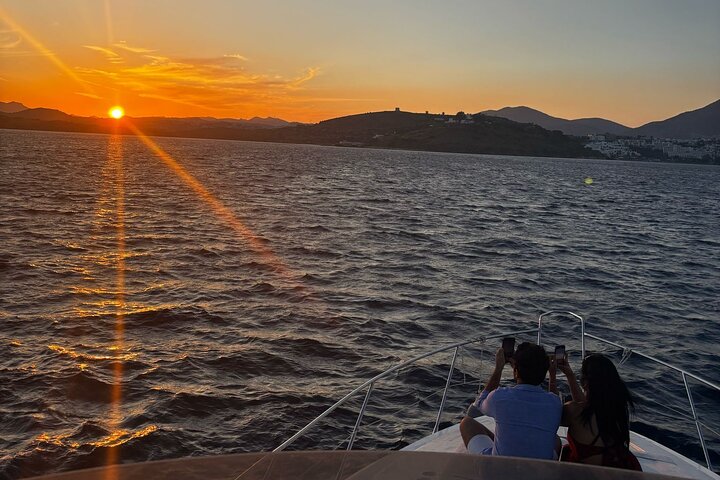 Bodrum Private Yacht Sunset Tour With Dinner