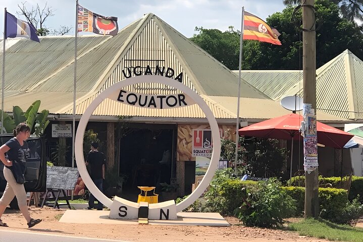 Uganda Equator Line tour in Kayabwe with Lunch & transfers