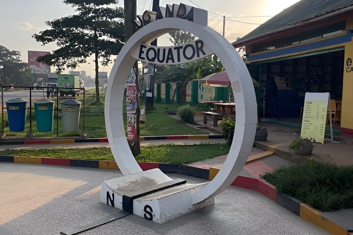 Uganda Equator Line tour in Kayabwe with Lunch & transfers