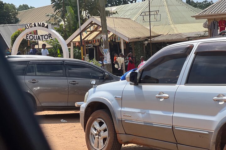 Uganda Equator Line tour in Kayabwe with Lunch & transfers