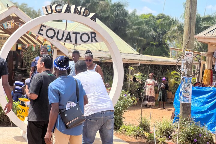 Uganda Equator Line tour in Kayabwe with Lunch & transfers