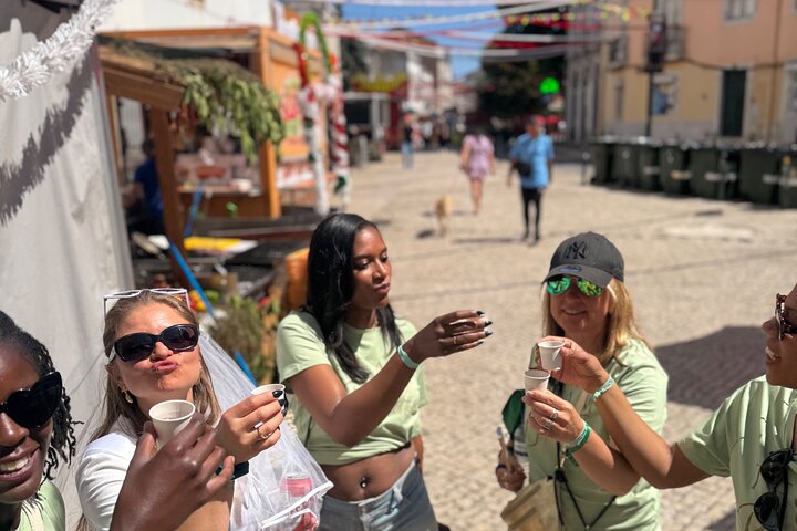 Old Lisbon : Private Guided Tour by Electric Quad & Tuk Tuk