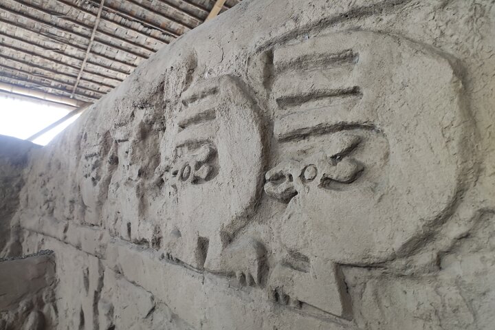 Private tour full day chan chan & huacas sun and moon in SUV