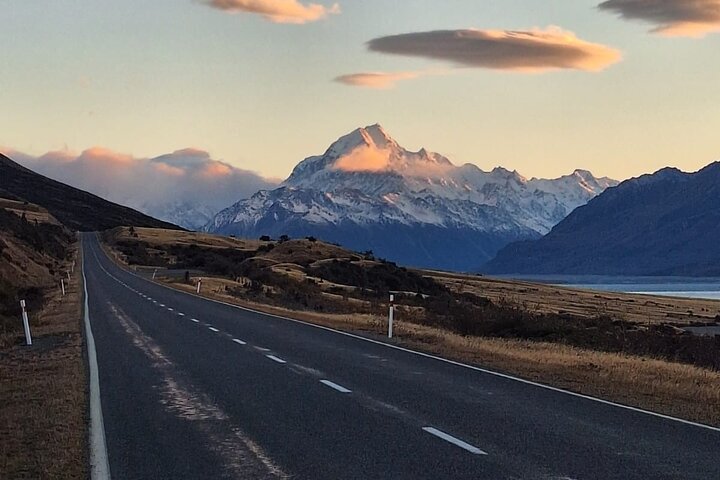 Mt Cook Small Group Scenic Day Tour from Queenstown