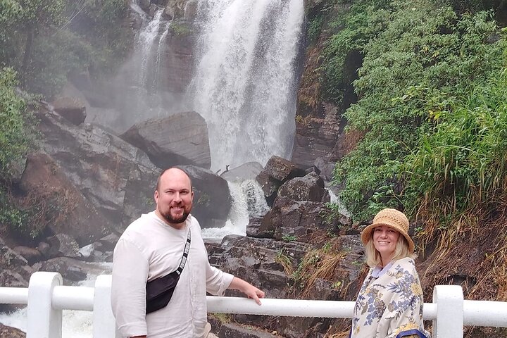 Kandy to Nuwara Eliya Private Day Tour: Tea Factory& Gregory Lake