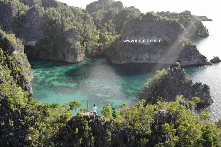4 Days Tour and Snorkeling in Raja Ampat from Sorong
