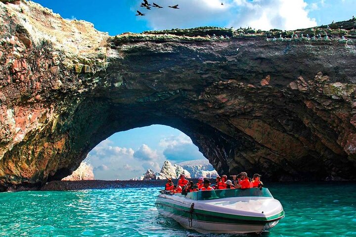 Lima to Paracas: Islands, Slave Tunnels & National Park in 1 day!