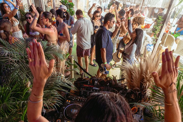 Bora Bora Cartagena Beach Club Full Day Experience