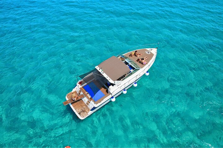Egadi Islands Tour Favignana Levanzo by Boat with Lunch from Trapani