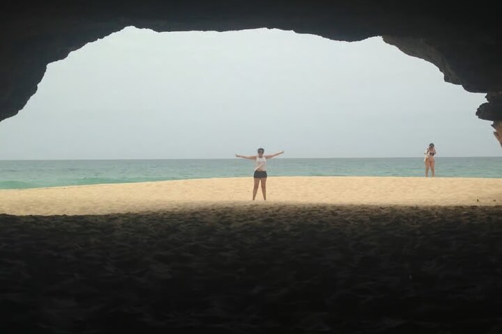 Boavista: Santa Monica beach, cave, sand dunes & shipwreck