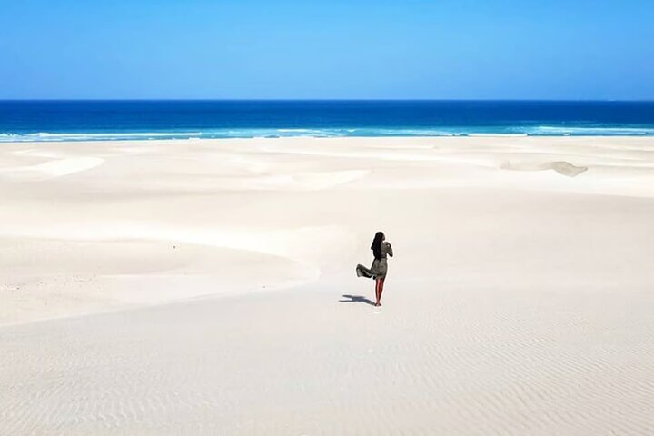 Boavista: Santa Monica beach, cave, sand dunes & shipwreck