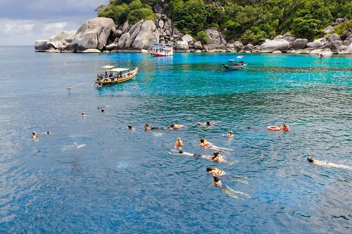 Koh Tao Snorkeling Tour to Hidden Bays and Koh Nang Yuan