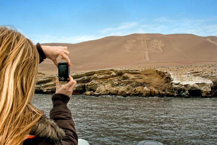 2 Day Tour from Lima: Paracas, Huacachina, Tunnels & Vineyard