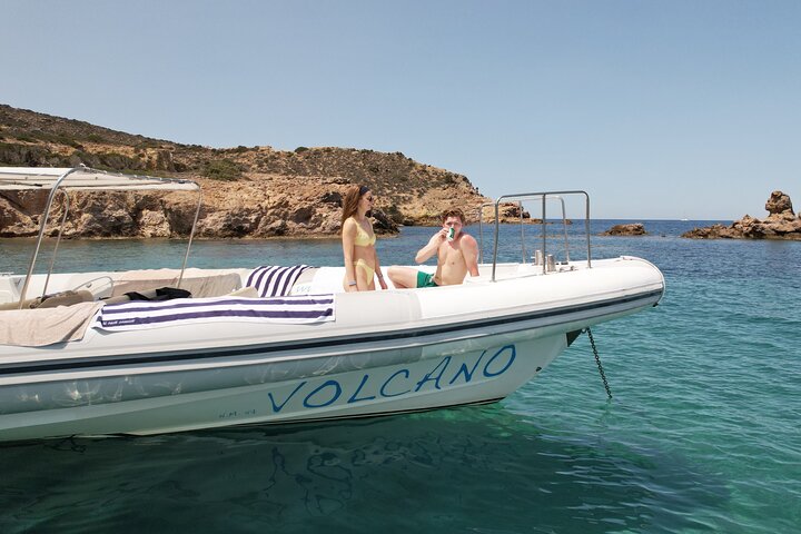Milos: Half-Day Speedboat Cruise to Kleftiko with snorkeling tour
