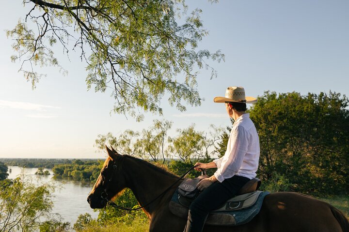 Sunset Horseback Ride With Scenic Views
